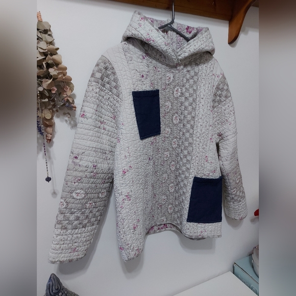 Hoodie upcycle from a blanket - Picture 2 of 10